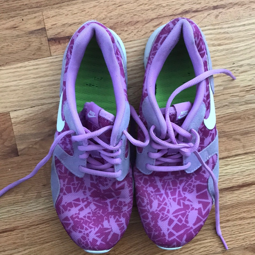 Nike’s - Picture 4 of 6